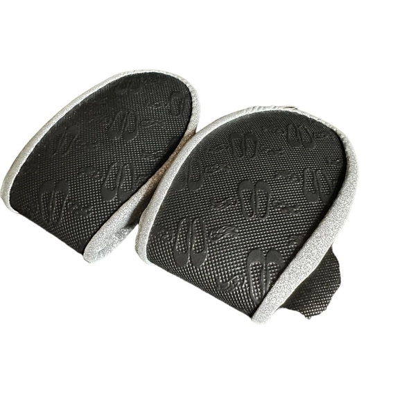 🌻 4/$25  Rescue Flats Silver Glitter Stretch Ballet Flats - Picture 6 of 7